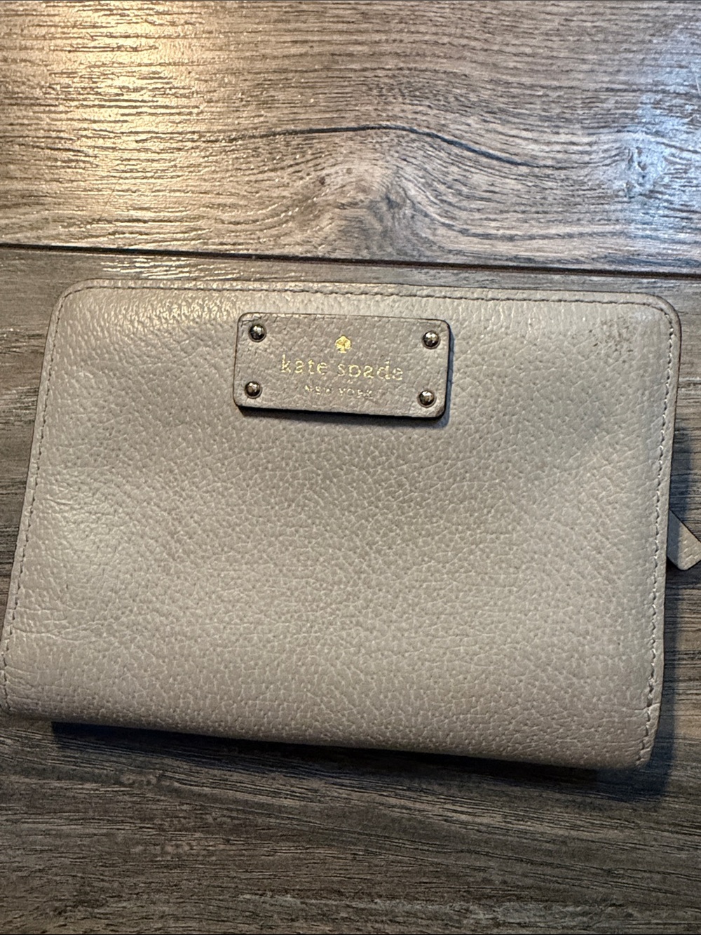 kate spade Pebbled Leather Tablet Sleeve in Light Gray with Gold Logo Plate